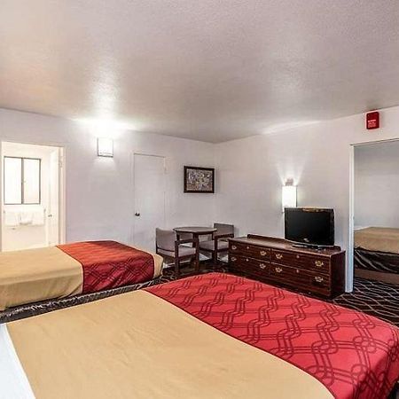 Econo Lodge University Tucson Exterior photo